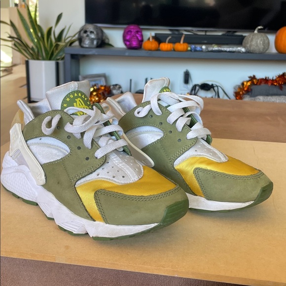 Nike Other - Men’s size 5 Nike Hurache Oregon Ducks Colorway